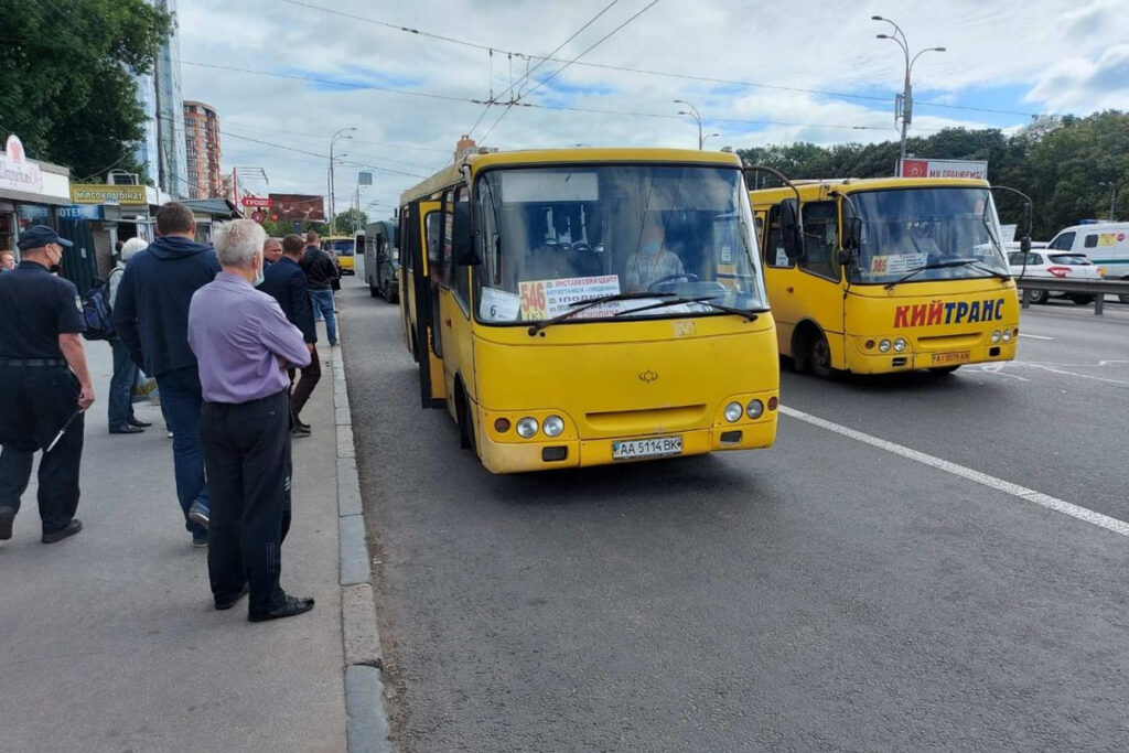 З 21 березня в Києві не зупинятимуть громадський транспорт під час тривог З 21 березня в Києві не зупинятимуть громадський транспорт під час тривог